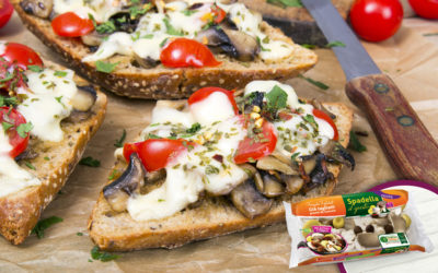 Bruschette con funghi e pomodori